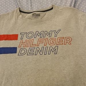 Gray short sleeve t-shirt